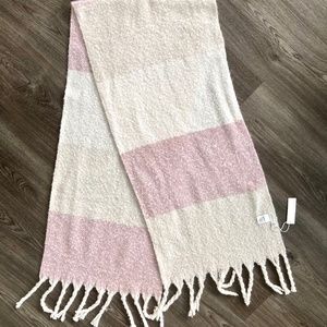 Brand new GENTLE FAWN scarf - Beautiful and super soft